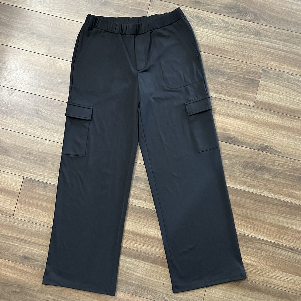 Zyia Active | Women's MED | Black Presidio Peak Wide Leg Cargo Pants NWOT